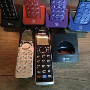 LOT OF 6 AT&T VTECH PANASONIC CORDLESS PHONE HANDSETS W/ CRADLES TESTED